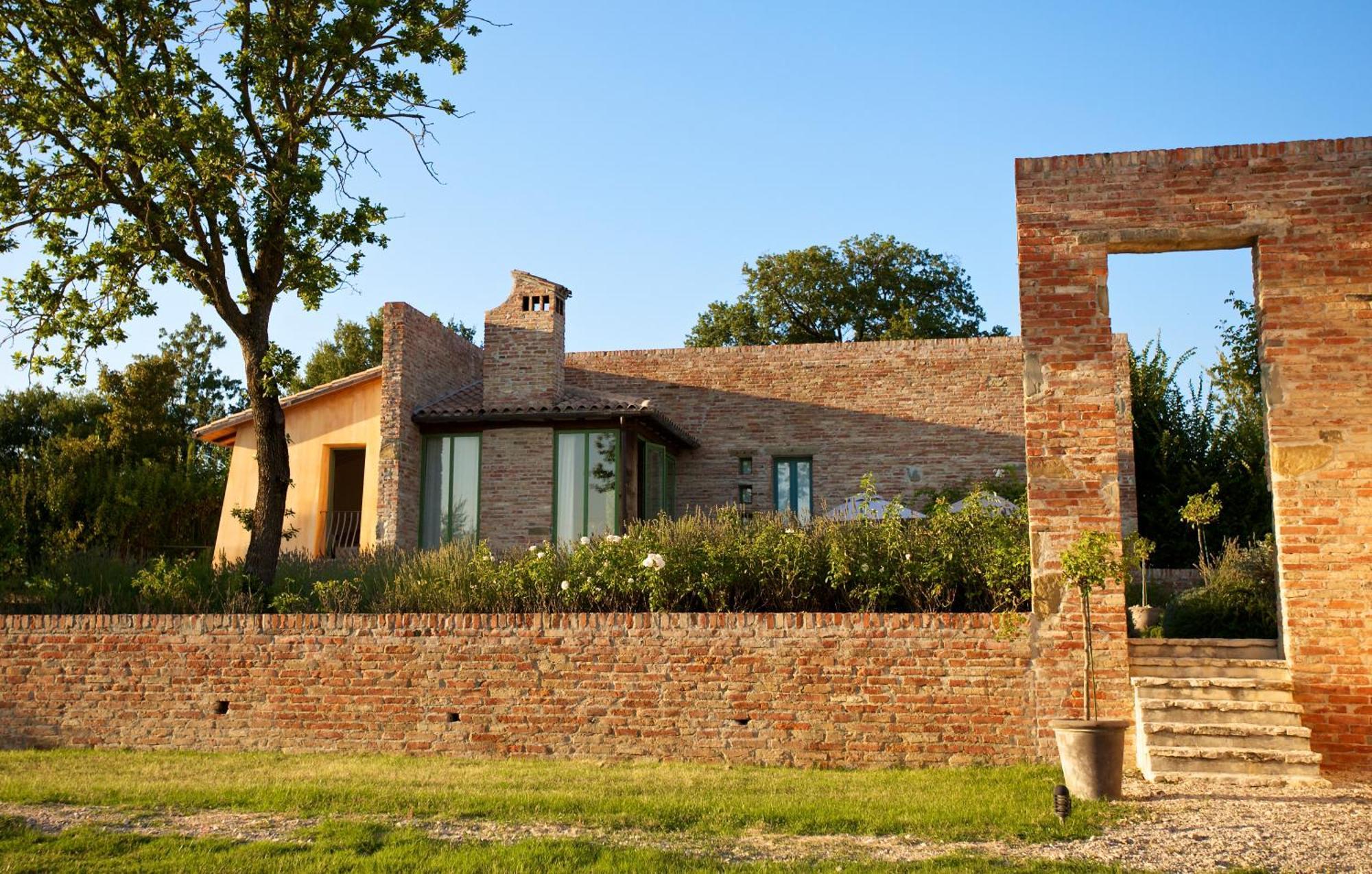 Fontelunga Hotel & Villas Pozzo  Buitenkant foto